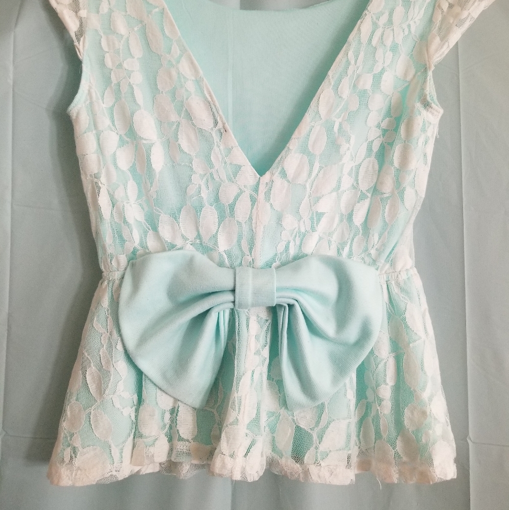 Blue with white lace blouse - Picture 2 of 3